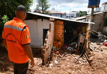 Defesa Civil vistoria casas afetadas por alagamentos para emissão de laudos