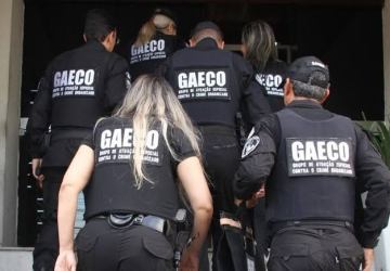 O Gaeco está investigando 22 políticos por possíveis vínculos com facções criminosas.