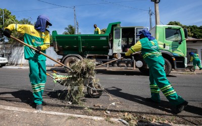 Operação de limpeza no bairro Santa Amália remove 20 toneladas de resíduos