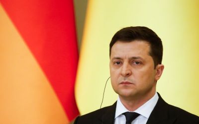 "Devemos alcançar a paz pela força", diz Zelenskyy no 3º ano em guerra