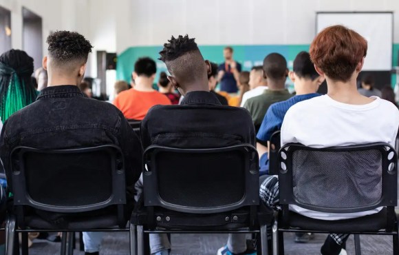 Uma a cada 3 famílias diz que filhos não aprendem o esperado na escola