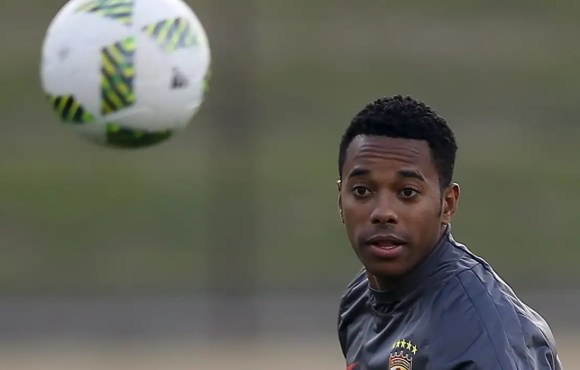 Defesa de Robinho recorre ao Supremo e pede que ex-jogador seja solto