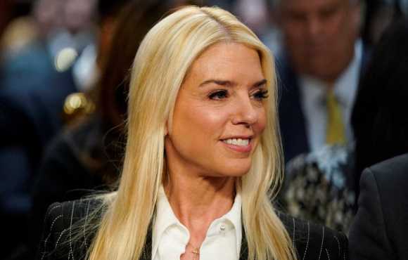 Senado confirma Pam Bondi como Secretária de Justiça dos EUA