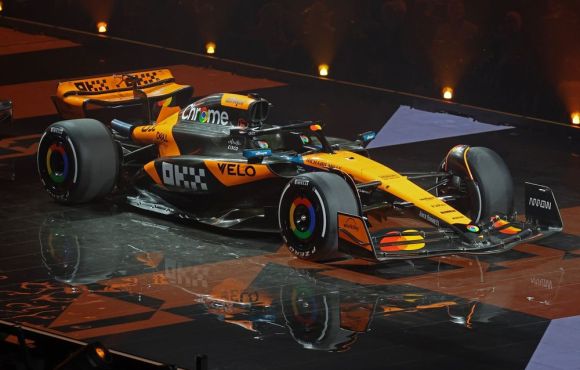 F1 2025: Novos Carros Revelados! McLaren, Ferrari e Mais!