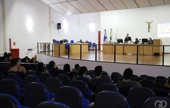 Tribunal do Júri condena 4 pessoas por homicídio e absolve outras 4